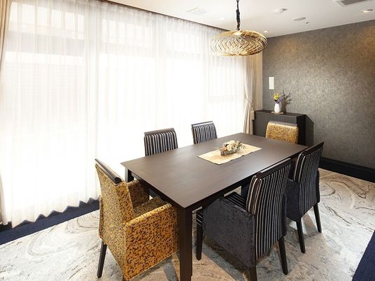 洗練されたダイニング空間