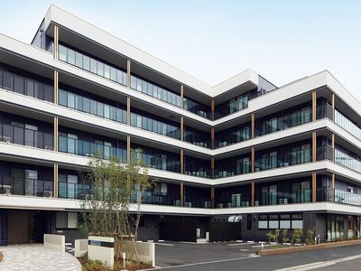 モダンな建物の外観