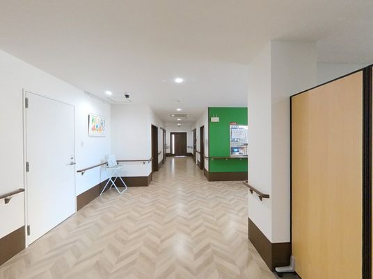 広々とした廊下