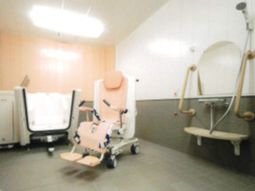 バリアフリーの浴室設備