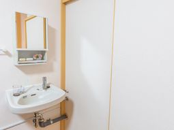 清潔な洗面台の角度