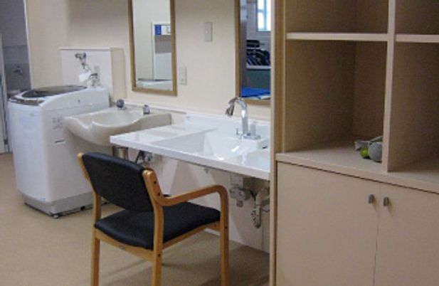 洗面台と収納棚