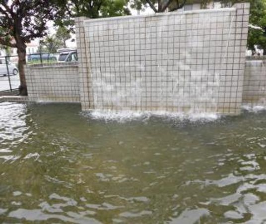 水の広場の中庭