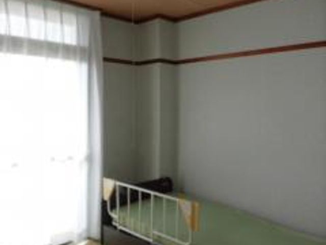 落ち着いた和の居室 居室 自然光が差し込む和室の居室です。静かで落ち着いた雰囲気の中でくつろげます。
