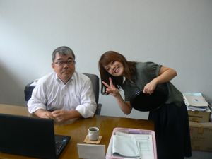 明るいラウンジ