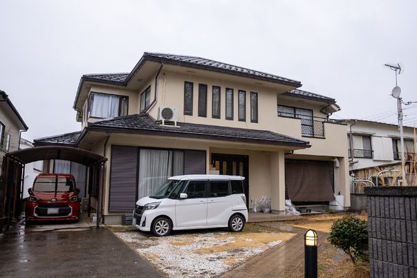 家庭的な外観の建物