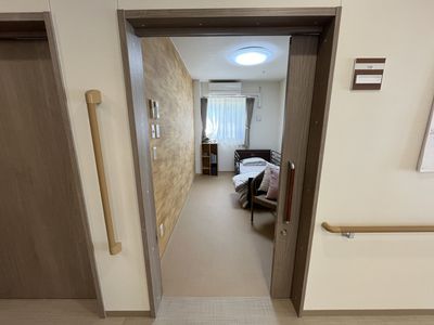 広々とした個室の入口