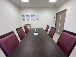 ゆったりとした会議室