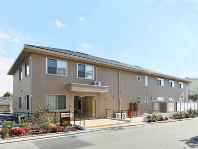外観の明るい建物