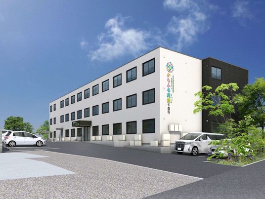 新築そうな建物エントランス