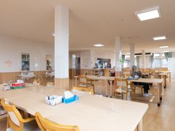 広々食堂と利用者様