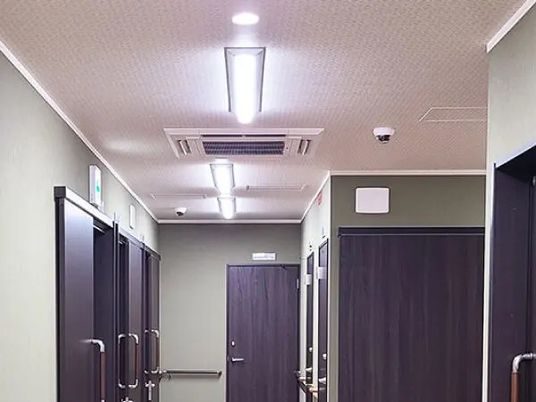 明るい廊下  