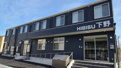 モダンな外観の建物
