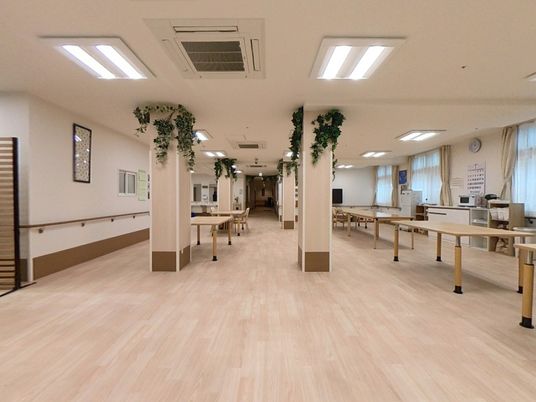 広々とした室内空間