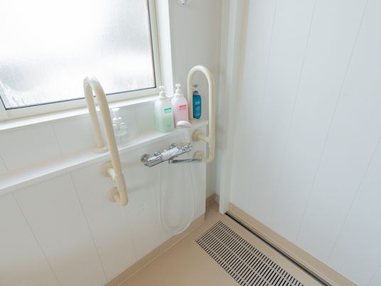明るい浴室