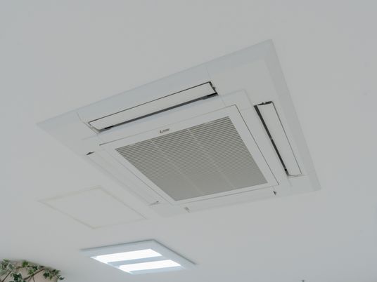 天井の空調設備
