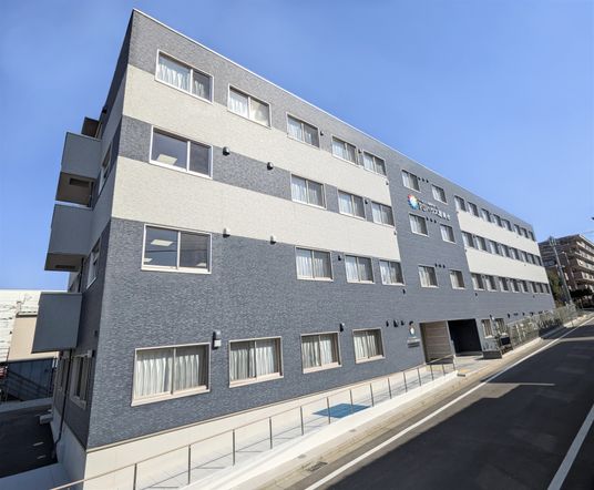 四階建ての建物外観