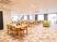 温もりのある広々ダイニング