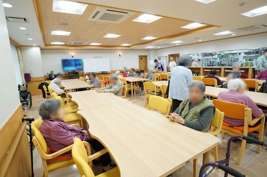 多世代が集う食堂