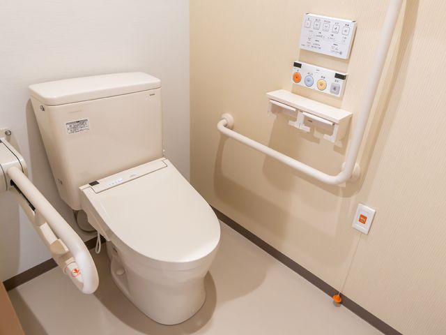 手すり付きトイレ設備