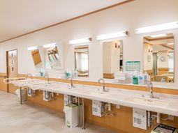 清潔感あふれる洗面台