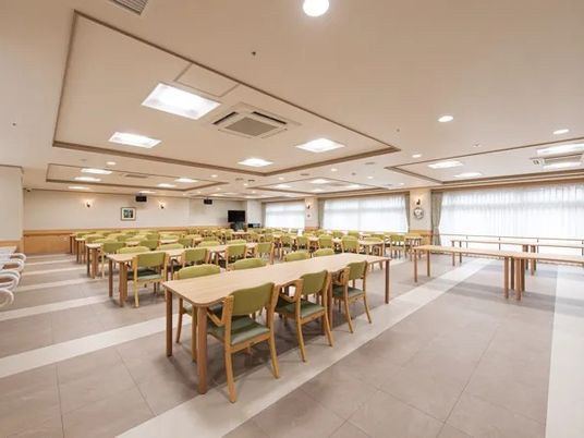 明るい食堂  
