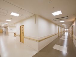 清潔感ある廊下の様子