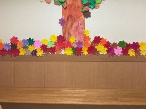 壁面装飾のある廊下  