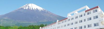 自然が見える建物外観