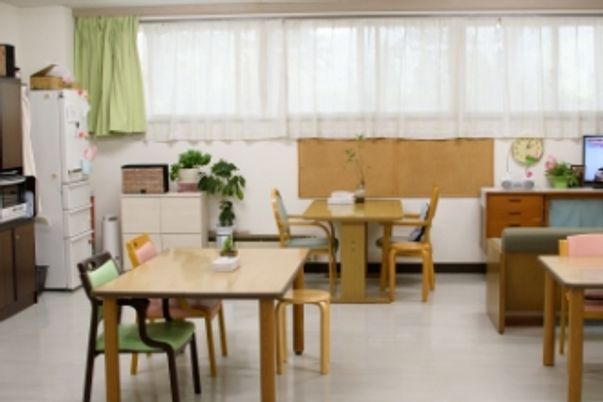 自然光あふれる食堂