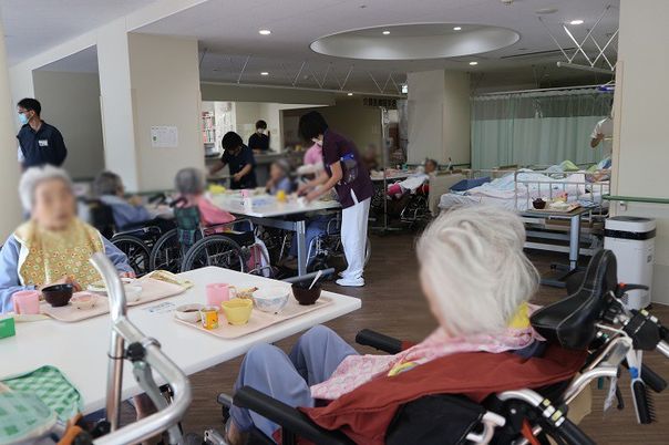 テーブルと活動の様子