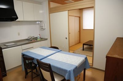 和室付きのキッチン