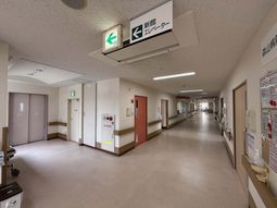 広々とした廊下