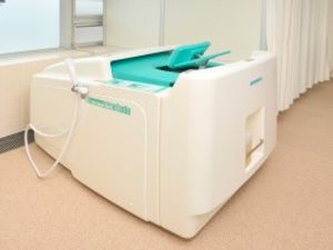 入浴機器のある浴室  