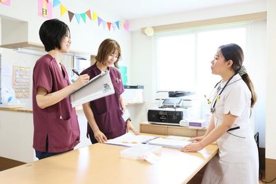 職員の会話風景