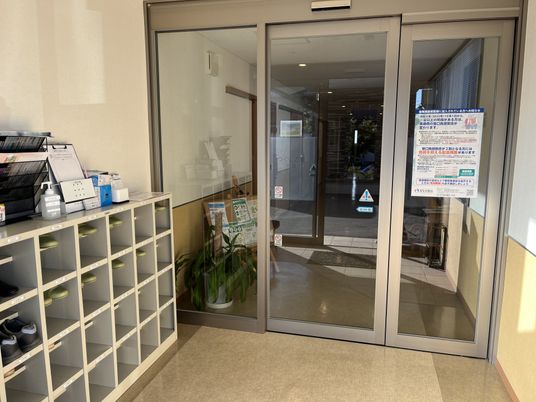 清潔感のあるエントランス