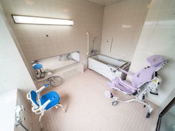 清潔な浴室設備