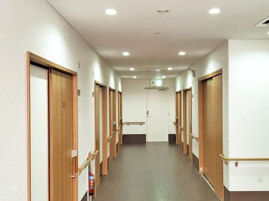 清潔感のある明るい廊下