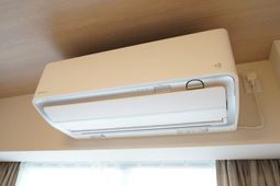 部屋の快適なエアコン