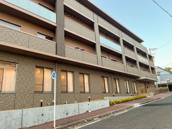 おしゃれな建物の外観