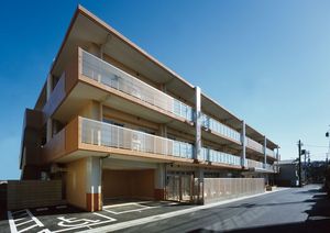 多階層の建物の外観