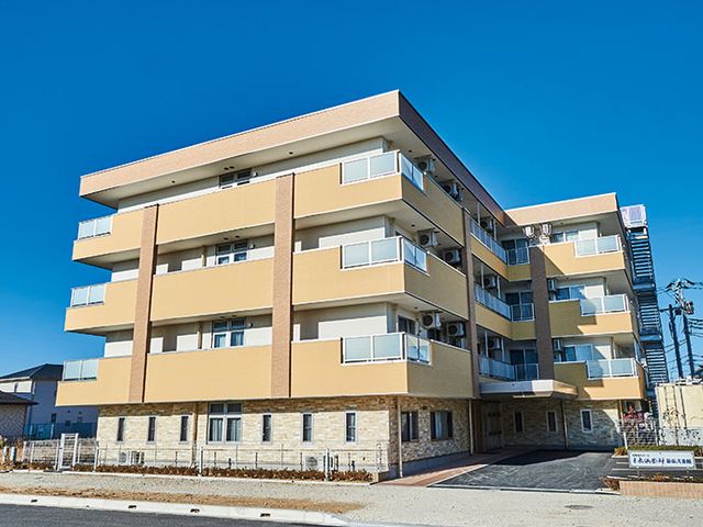清潔感のある外観 新しく、整備された建物です。働く環境として、安心と活気を感じさせる外観が魅力です。