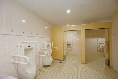 バリアフリー設計のトイレ