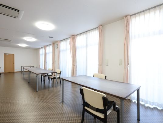 明るい多目的スペース