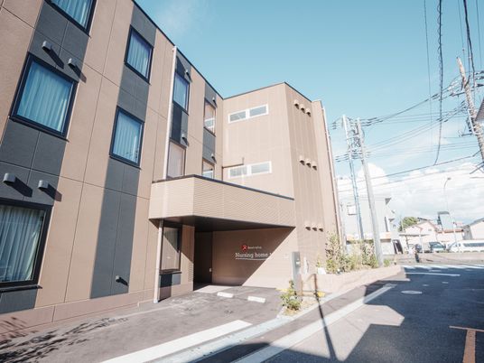 現代的な建物の外観