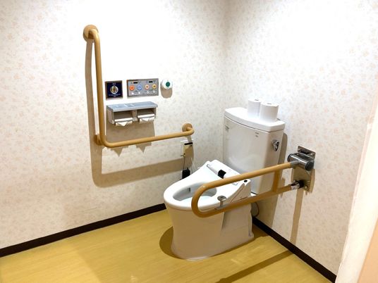バリアフリー対応のトイレ