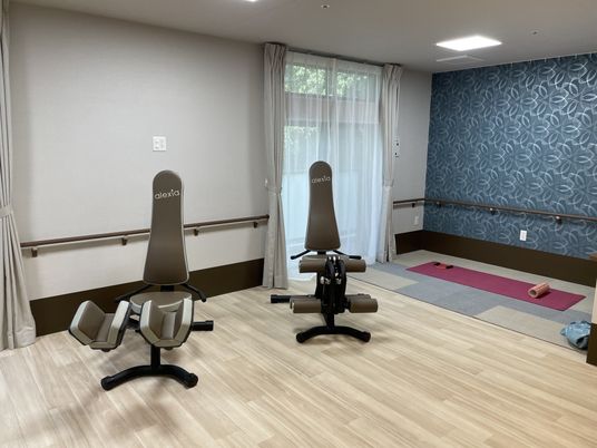 機能訓練室の運動器具
