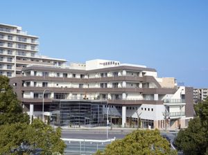 都市部にある大規模な外観