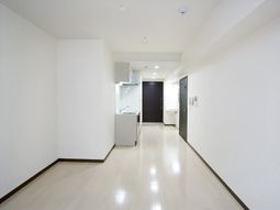 清潔感のある廊下の風景