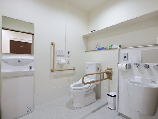 バリアフリー対応のトイレ